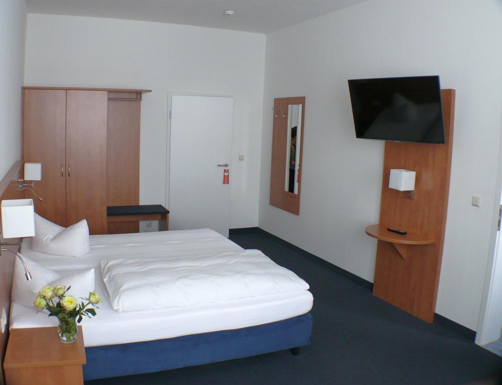 Hotel Garni - Haus Gemmer Coburg Room photo