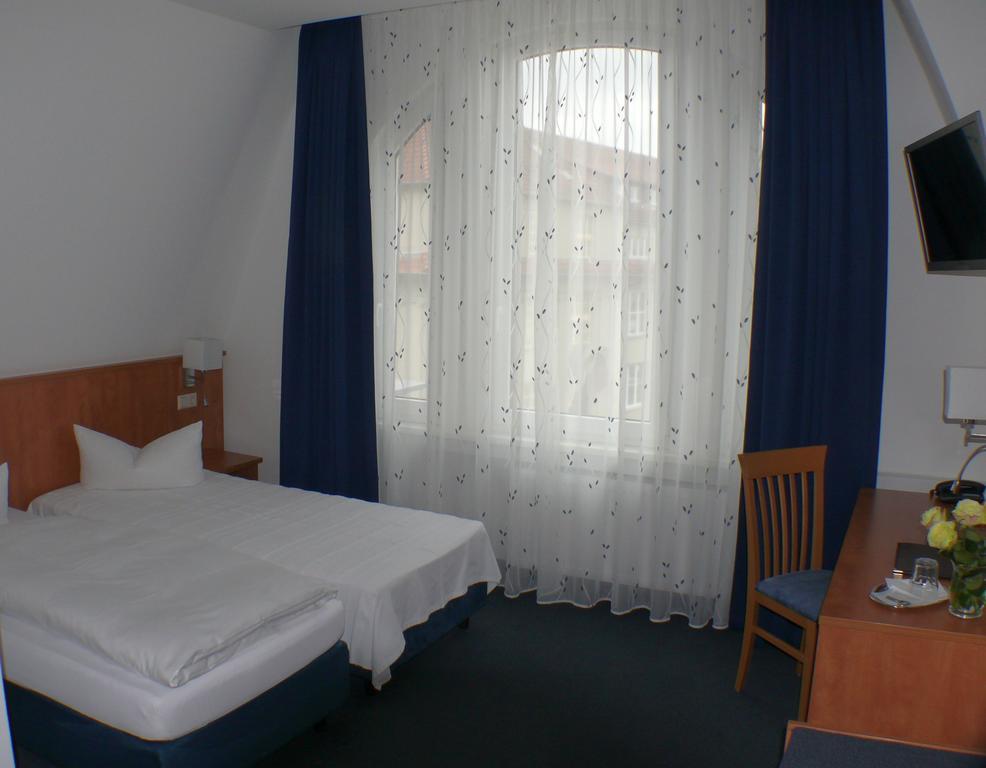 Hotel Garni - Haus Gemmer Coburg Room photo