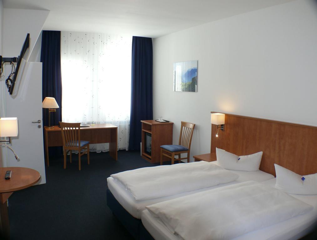 Hotel Garni - Haus Gemmer Coburg Room photo